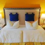 Parkhotel - Direkt An Der Elbe