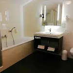 Parkhotel - Direkt An Der Elbe 4*