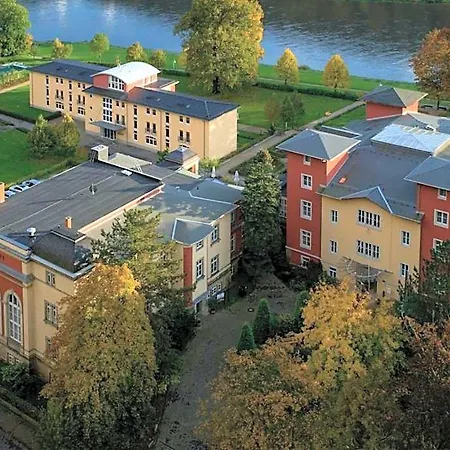 Parkhotel - Direkt An Der Elbe Hotel 4*