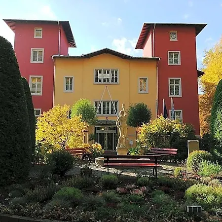 Parkhotel - Direkt An Der Elbe מלון