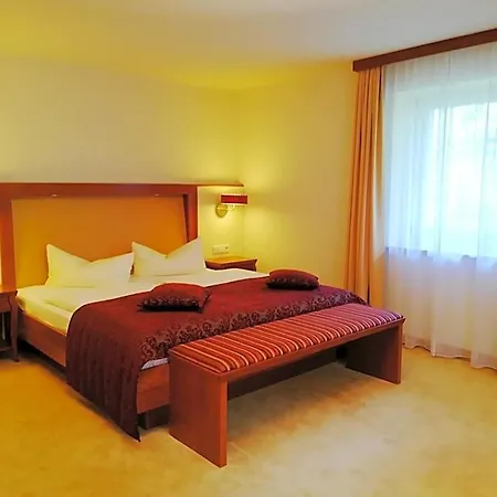 Parkhotel - Direkt An Der Elbe מלון