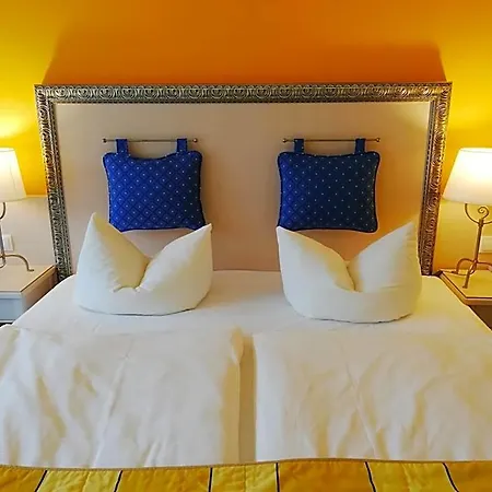 Parkhotel - Direkt An Der Elbe מלון