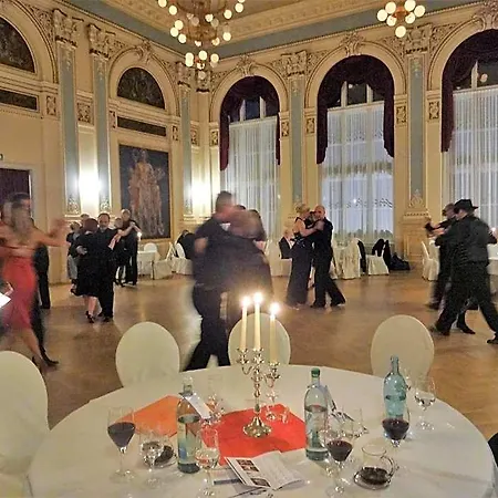Parkhotel - Direkt An Der Elbe מלון 4*