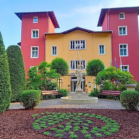 Parkhotel - Direkt An Der Elbe מלון באד שאנדאו