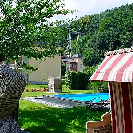Parkhotel - Direkt An Der Elbe Hotel