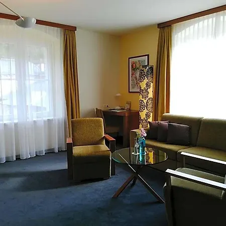 Parkhotel - Direkt An Der Elbe Hotel