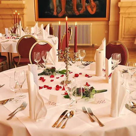 Parkhotel - Direkt An Der Elbe 4* Бад-Шандау