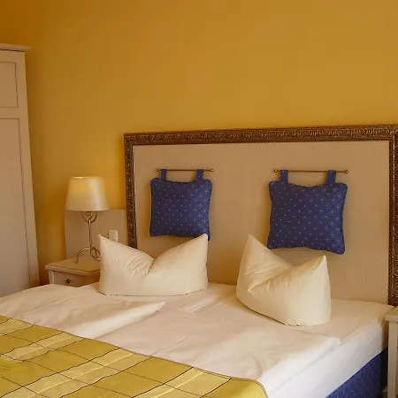 Отель Parkhotel - Direkt An Der Elbe Бад-Шандау
