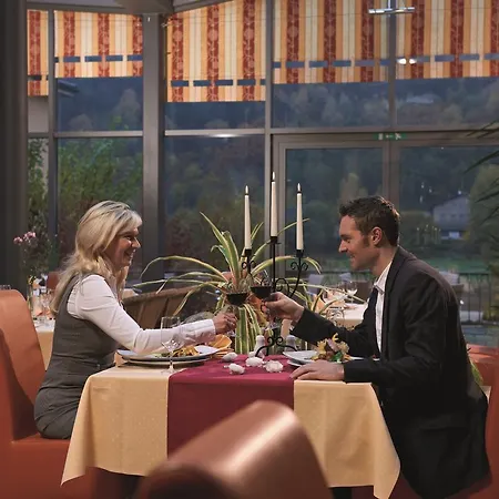 Parkhotel Mit מלון באד שאנדאו