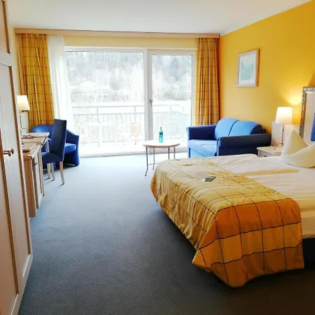 Parkhotel - Direkt An Der Elbe Otel 4*